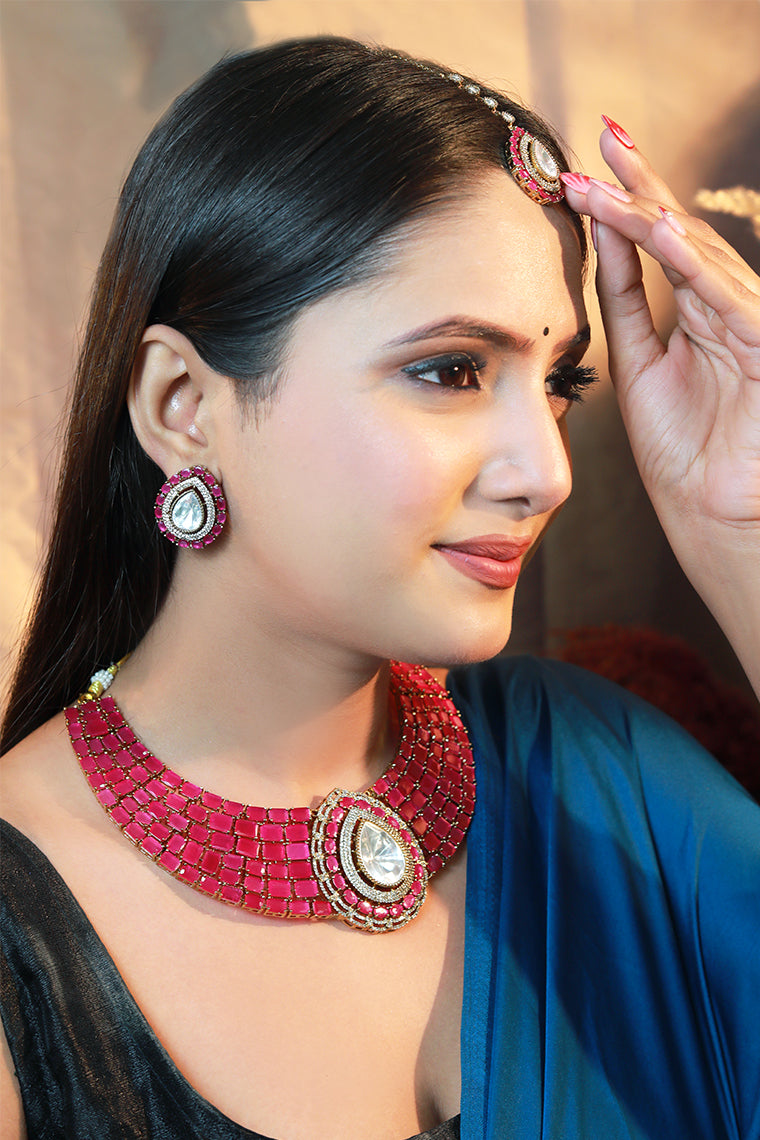 Elevated Round Necklace