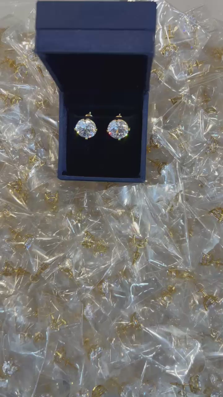Unisex Diamond Golden Stud Earrings Round Cut | Daily Wear