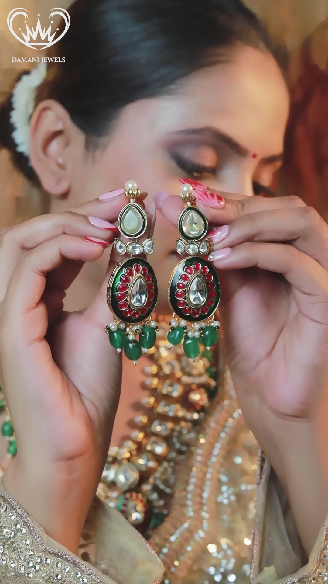 Bridal Kundan necklace set with emerald beads, matching earrings and maang tikka – Indian wedding jewellery.”