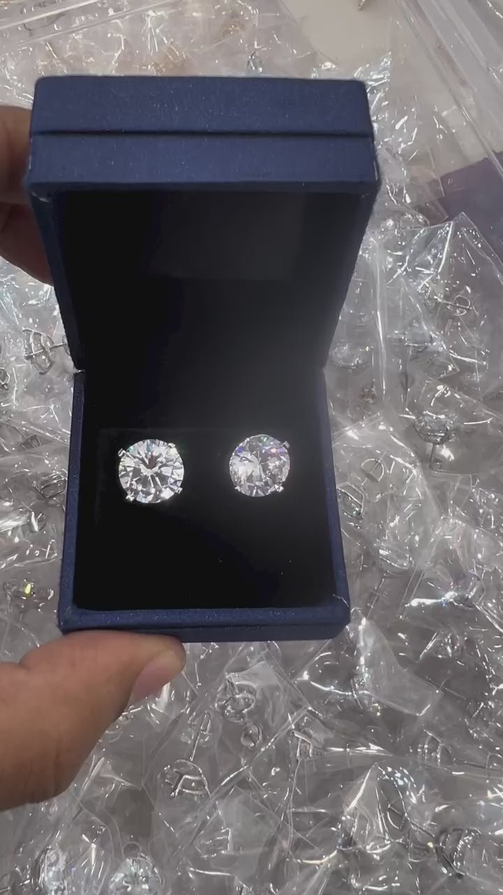 Unisex Diamond Stud Earrings Round Cut | Daily Wear